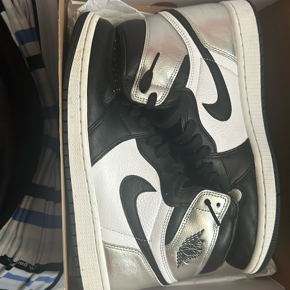 Jordan 1s worn lightly